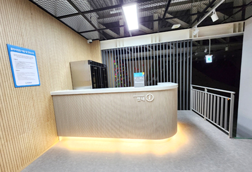 안내데스크(1층)"